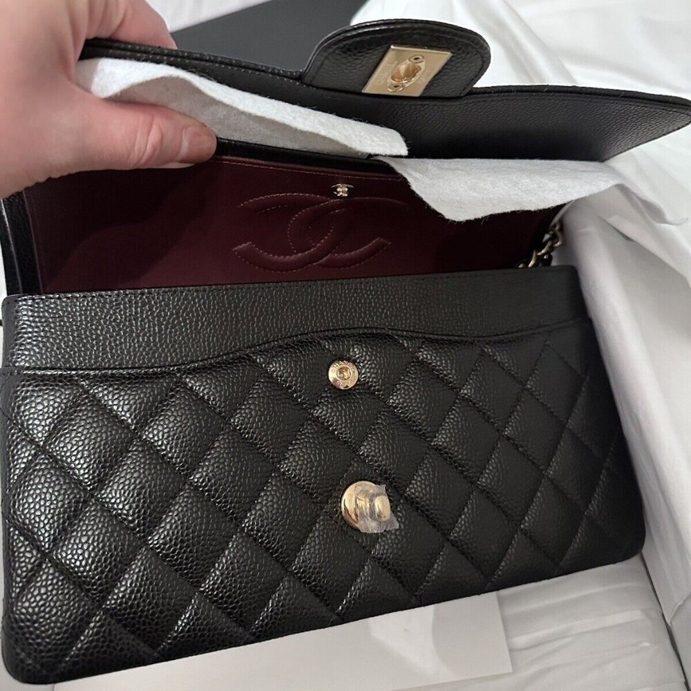 CHANEL Double Flap Classic Jumbo Caviar Gold hardware - Picture 6 of 16
